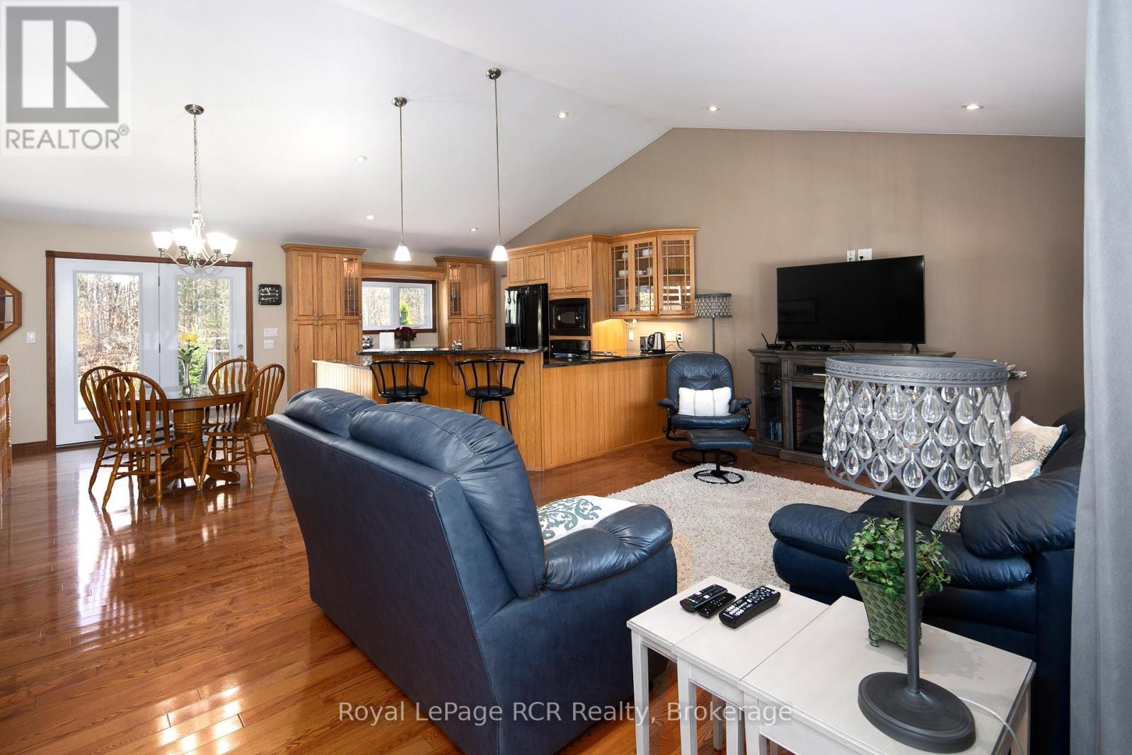 












395443 2 CONCESSION

,
Chatsworth,




Ontario
N0H2V0

