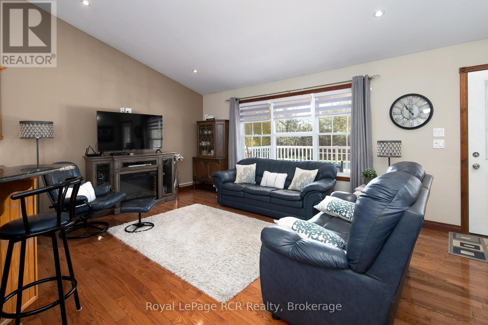 












395443 2 CONCESSION

,
Chatsworth,




Ontario
N0H2V0

