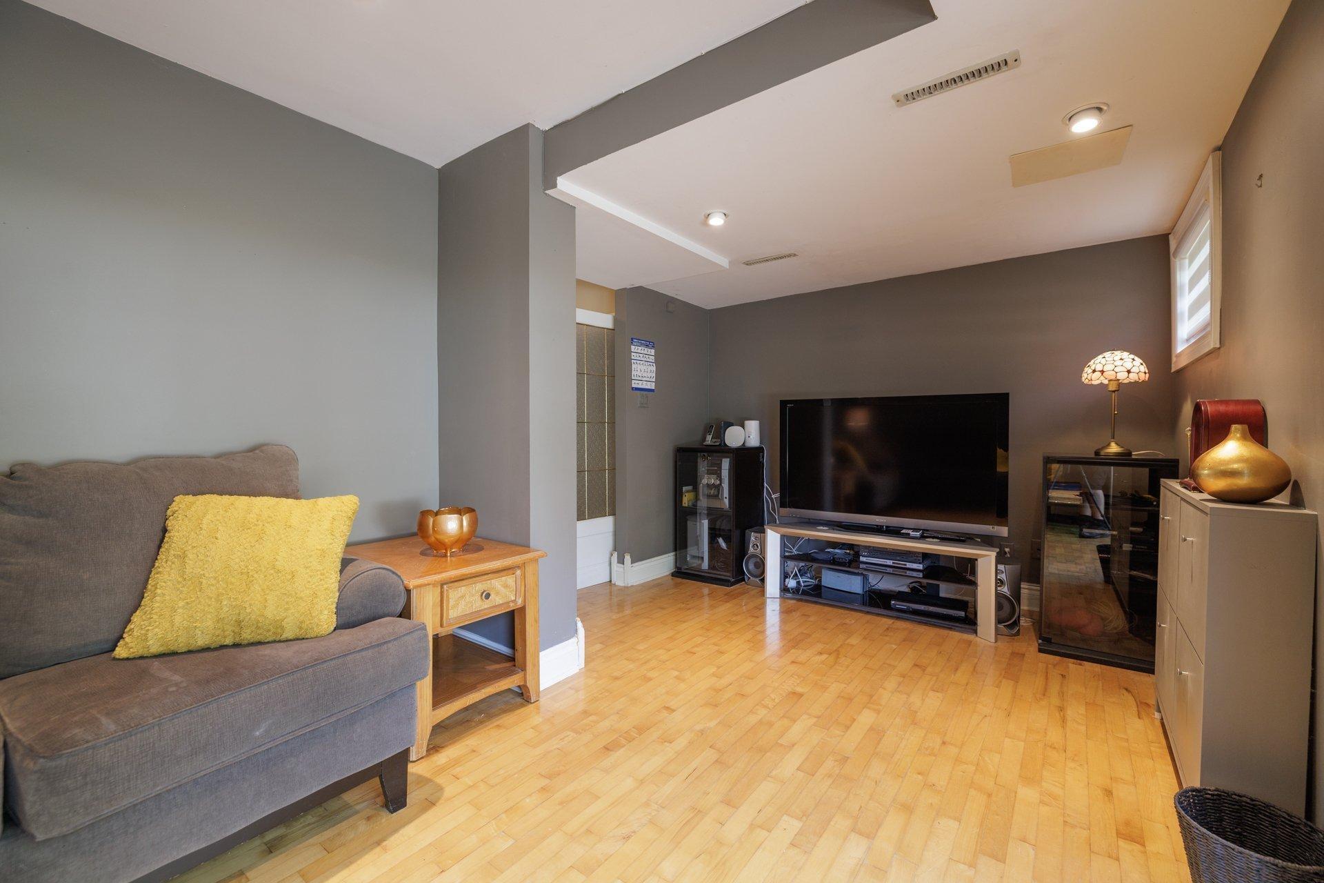 









15


Rue Oslo

,
Dollard-des-Ormeaux,




QC
H9A2H4

