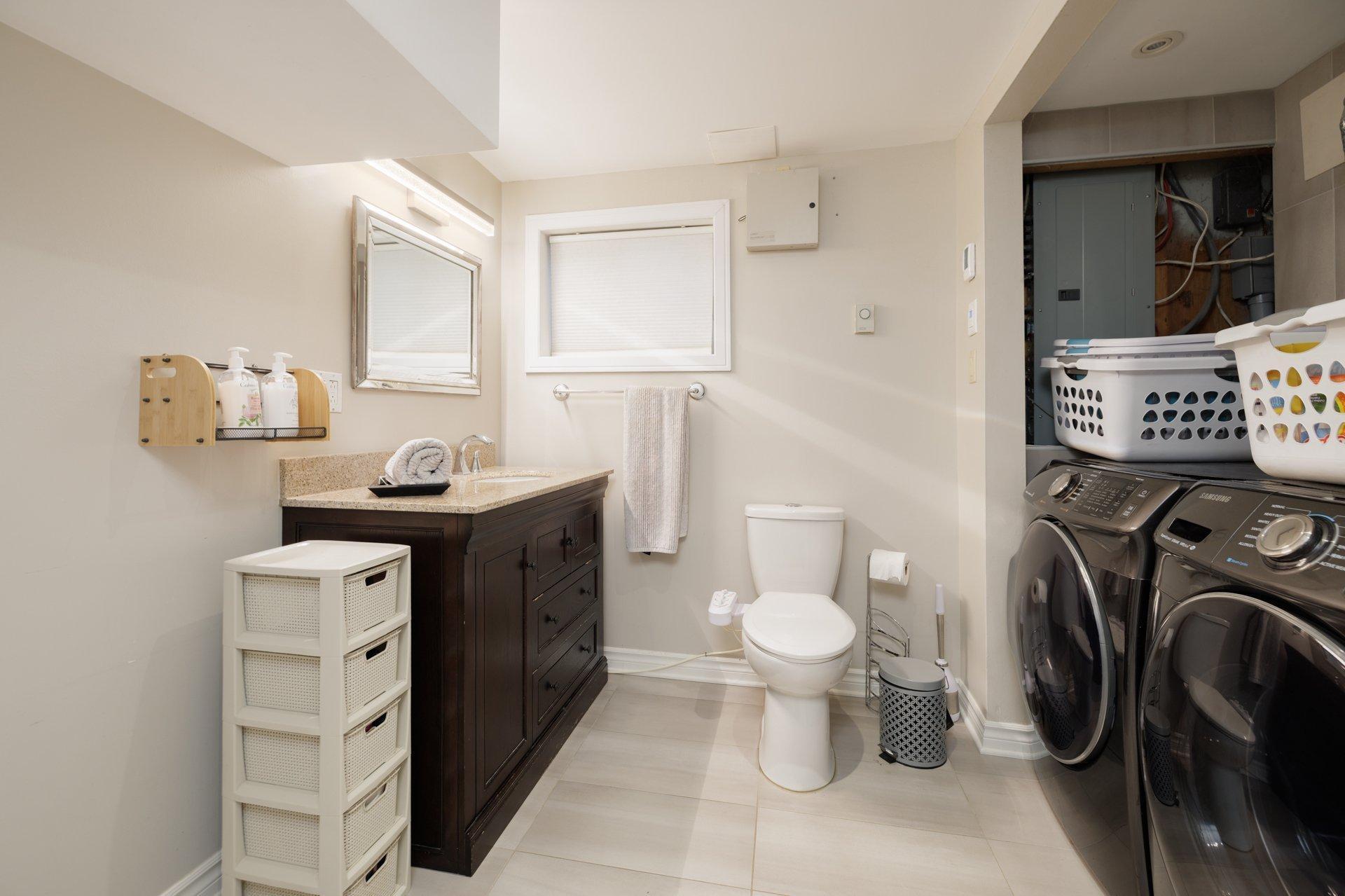 









15


Rue Oslo

,
Dollard-des-Ormeaux,




QC
H9A2H4

