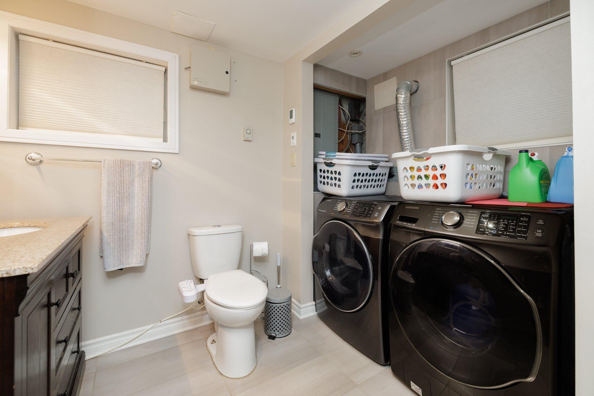 









15


Rue Oslo

,
Dollard-des-Ormeaux,




QC
H9A2H4

