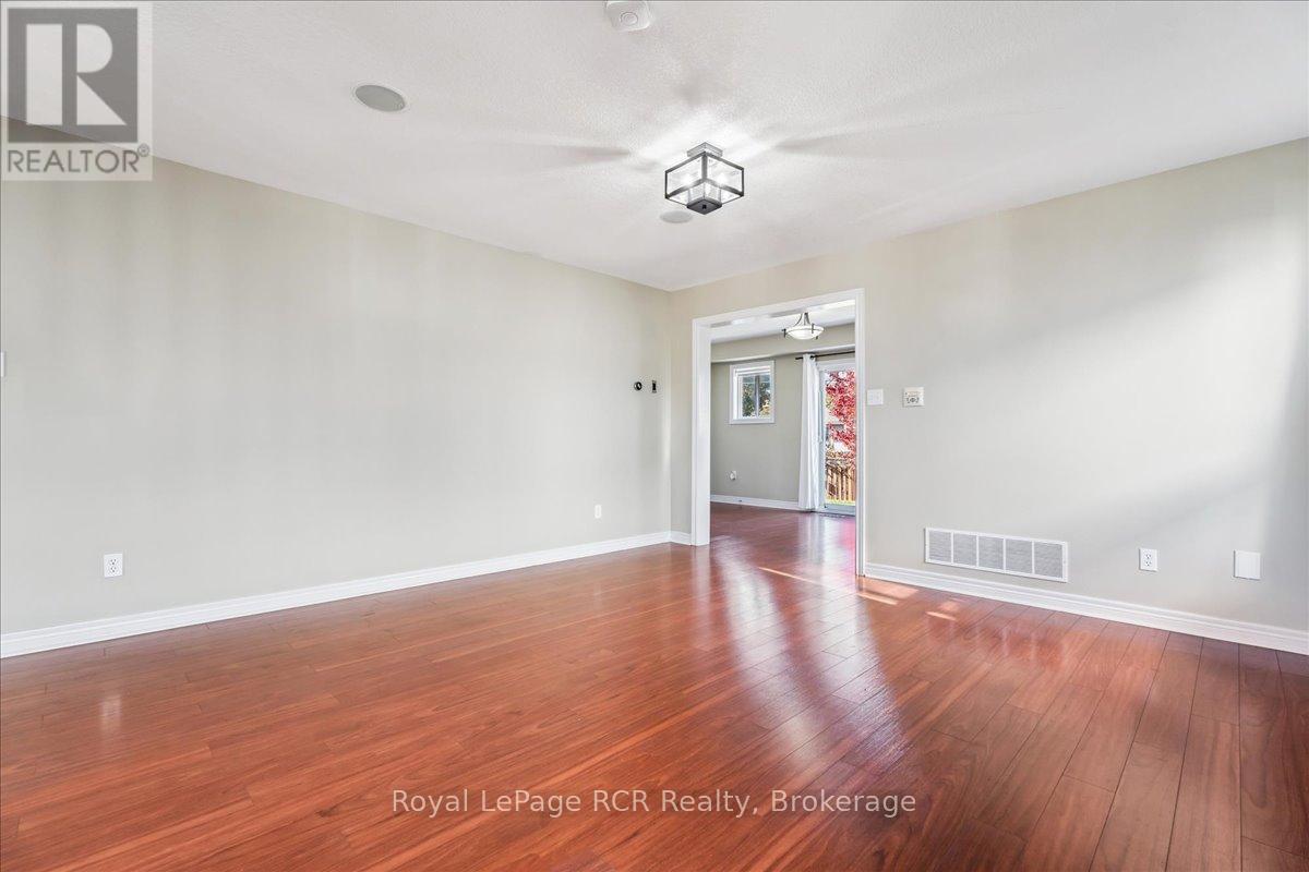 












1462 14TH AVENUE E

,
Owen Sound,




Ontario
N4K0A1

