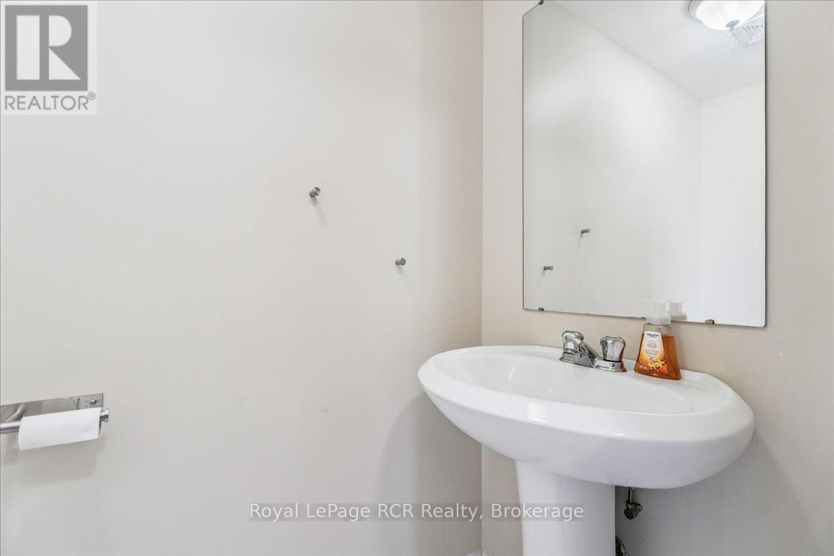 












1462 14TH AVENUE E

,
Owen Sound,




Ontario
N4K0A1

