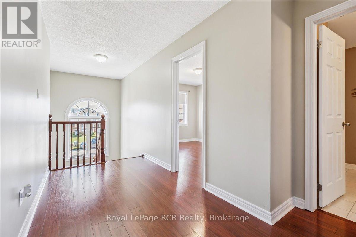 












1462 14TH AVENUE E

,
Owen Sound,




Ontario
N4K0A1

