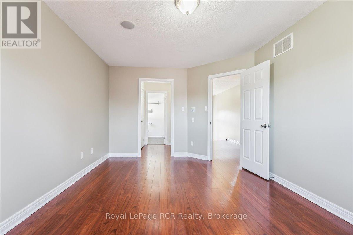 












1462 14TH AVENUE E

,
Owen Sound,




Ontario
N4K0A1

