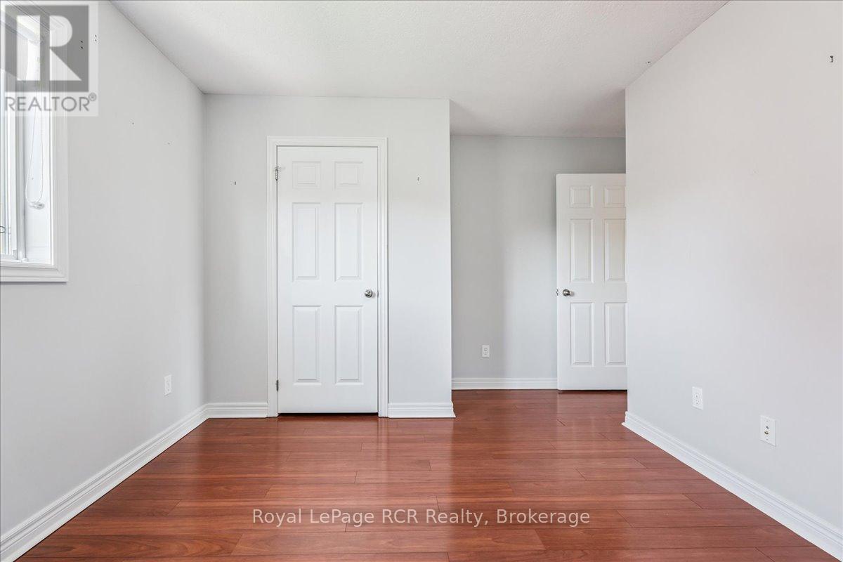 












1462 14TH AVENUE E

,
Owen Sound,




Ontario
N4K0A1

