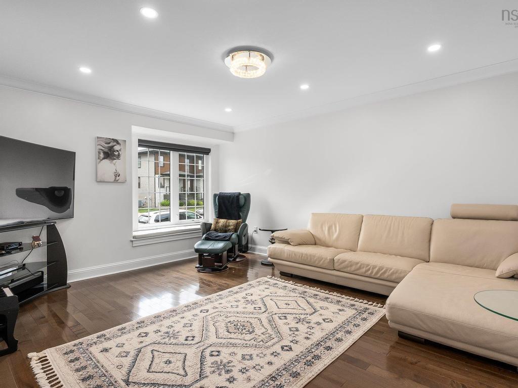 












279 Bently Drive

,
Halifax,




NS
B3S 0A9

