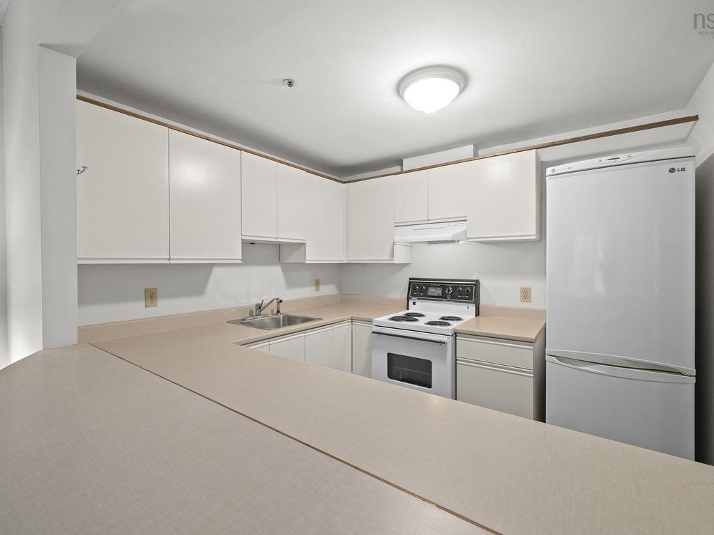 












208 1326 LOWER WATER Street

,
Halifax,




NS
B3J 3R3

