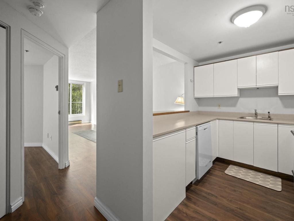 












208 1326 LOWER WATER Street

,
Halifax,




NS
B3J 3R3

