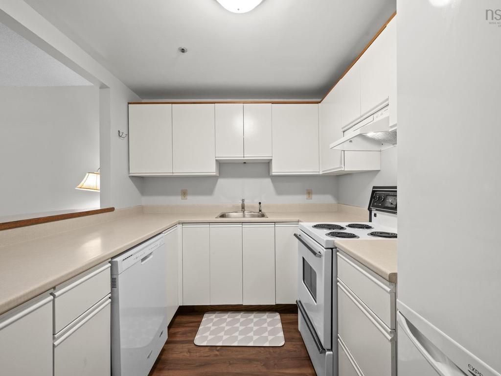 












208 1326 LOWER WATER Street

,
Halifax,




NS
B3J 3R3

