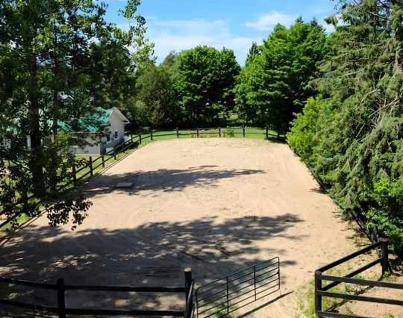 












Route 321 N.

,
Saint-André-Avellin,







QC
J0V1W0

