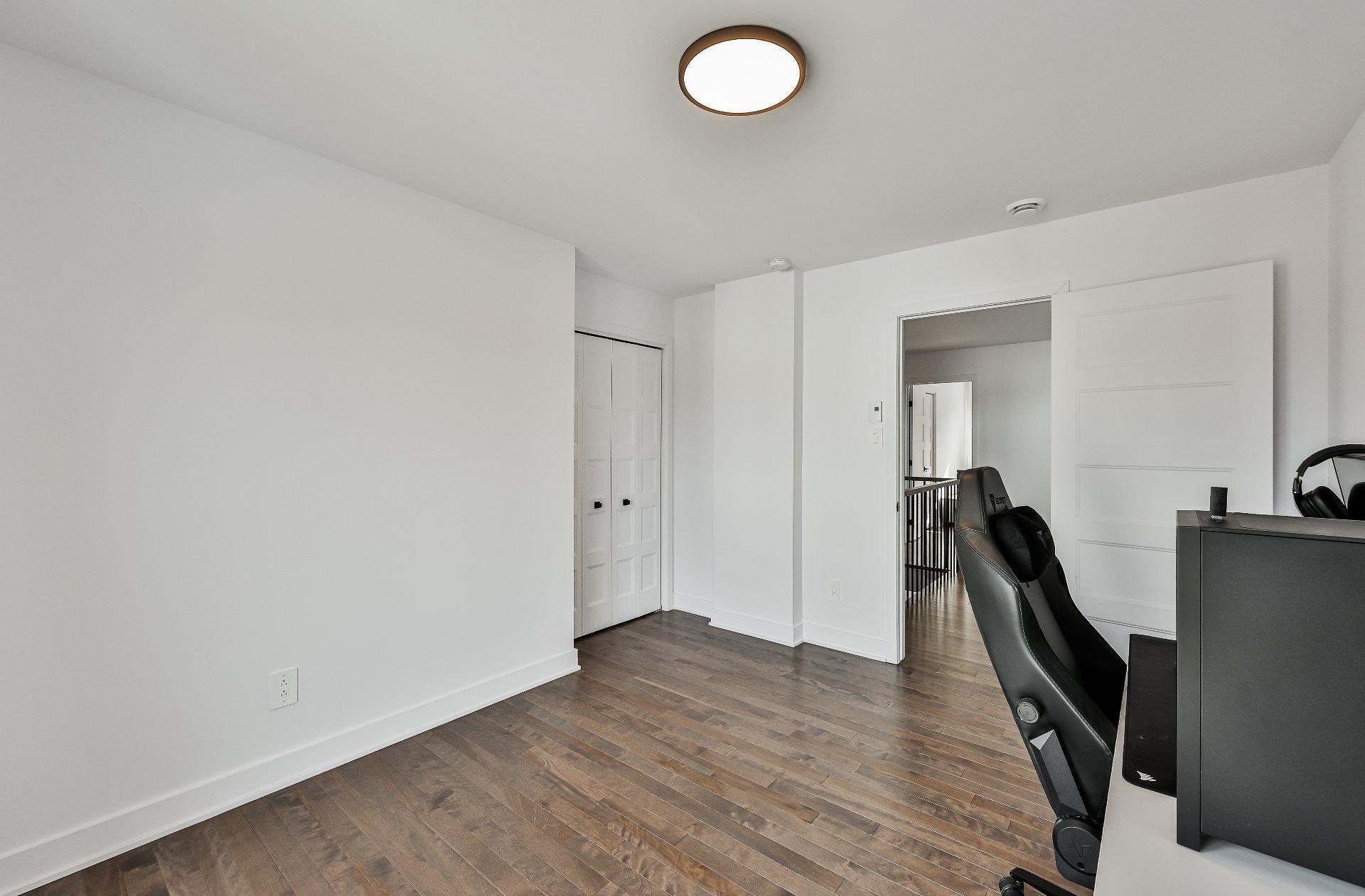 












Rue des Sapins

,
L'Assomption,




QC
J5W5K9

