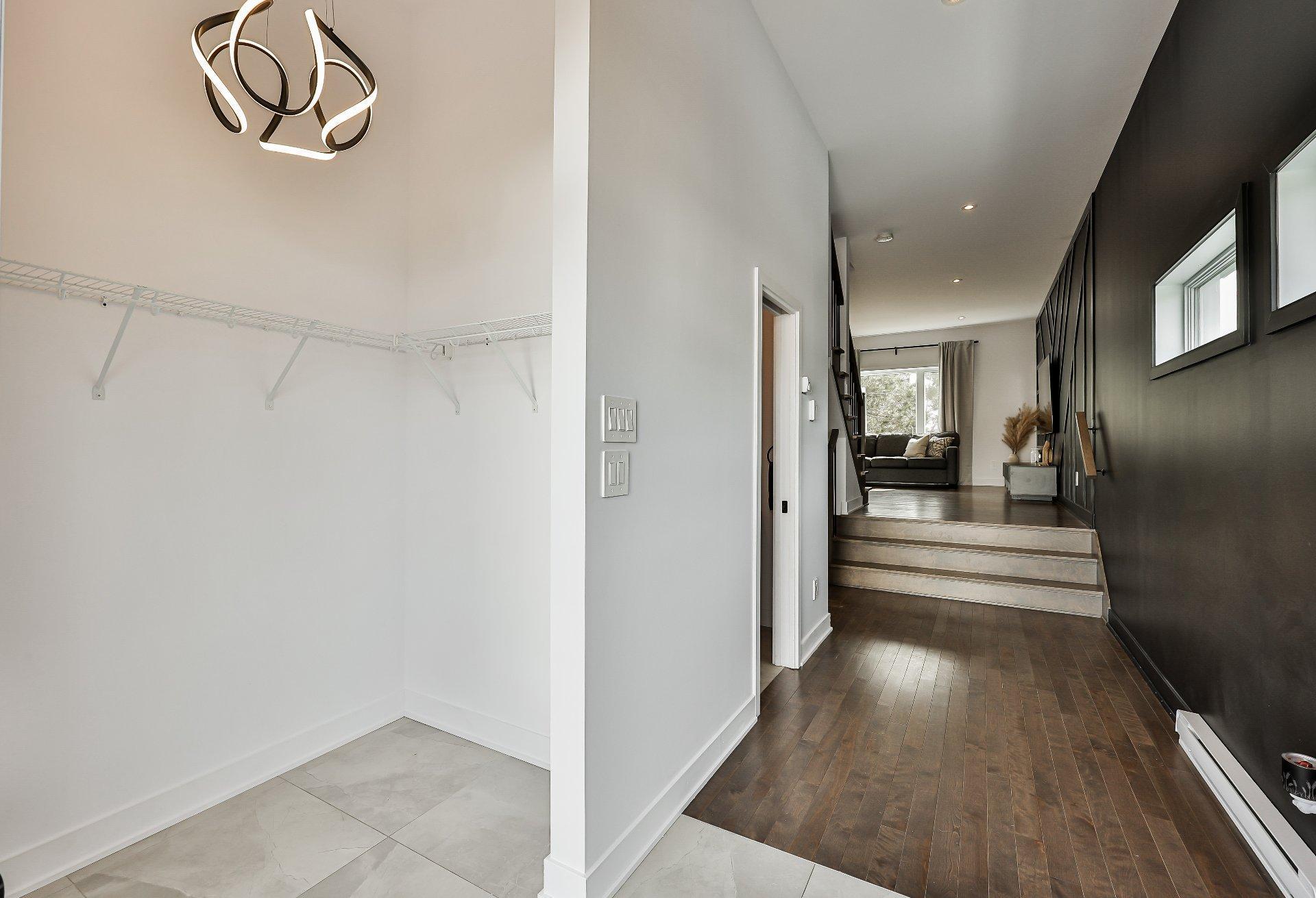 












Rue des Sapins

,
L'Assomption,




QC
J5W5K9

