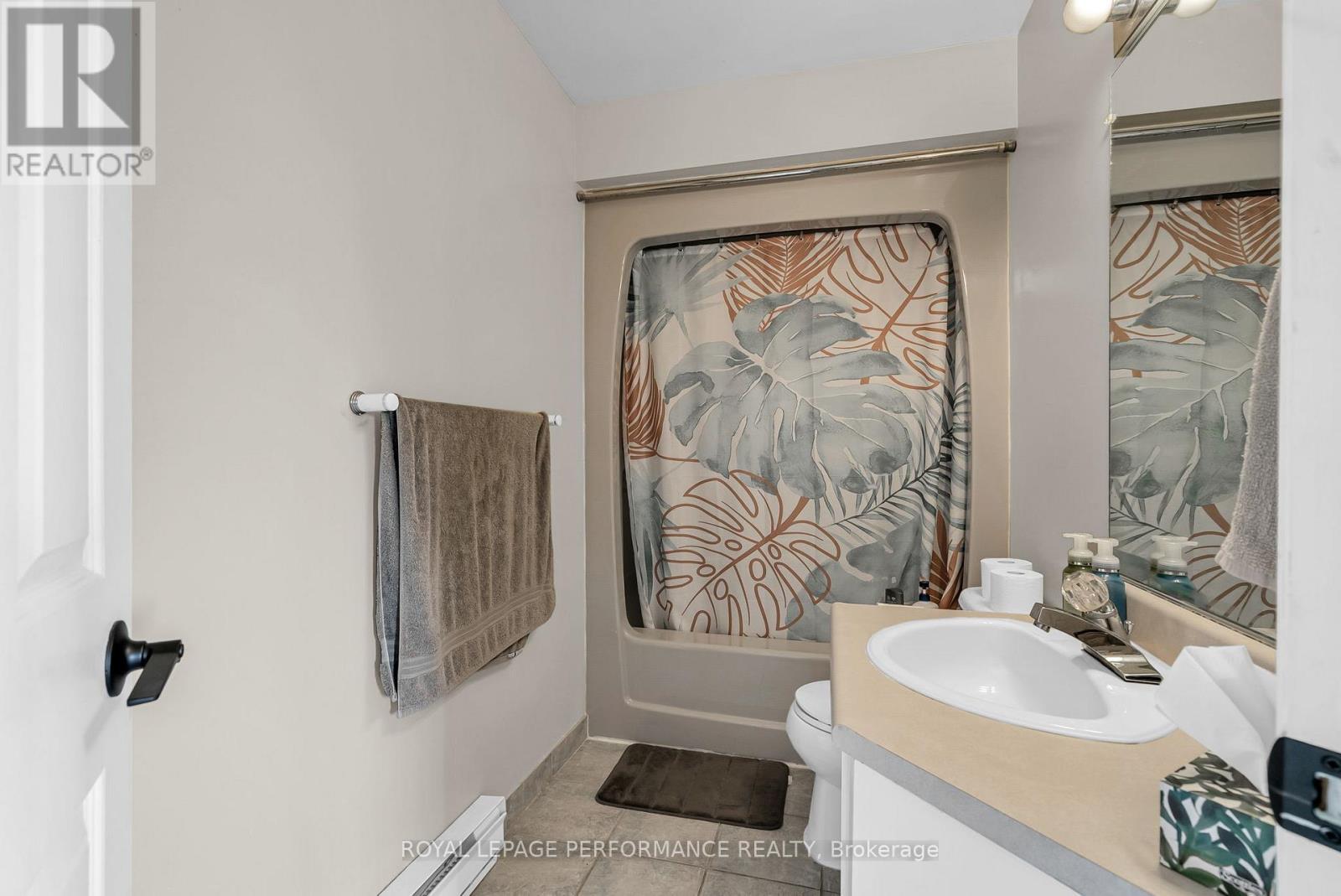 












373 IVAN CRESCENT

,
Cornwall,




Ontario
K6H7C7

