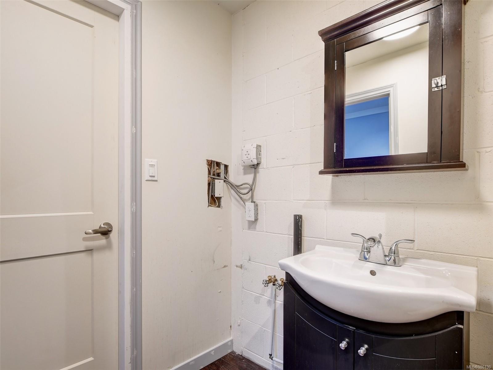 B-3273 Tennyson Ave, Victoria, BC