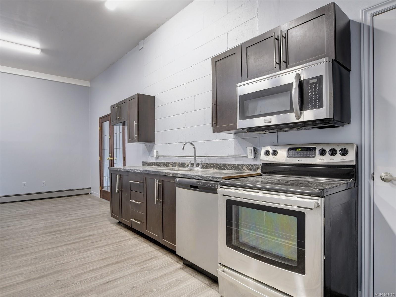 B-3273 Tennyson Ave, Victoria, BC