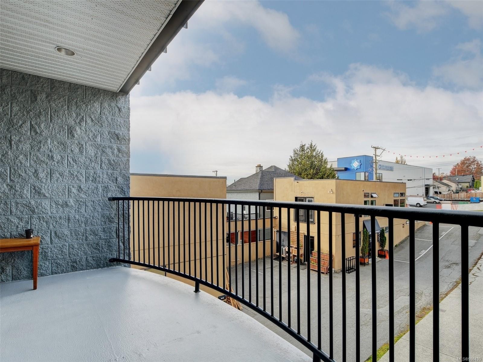 B-3273 Tennyson Ave, Victoria, BC