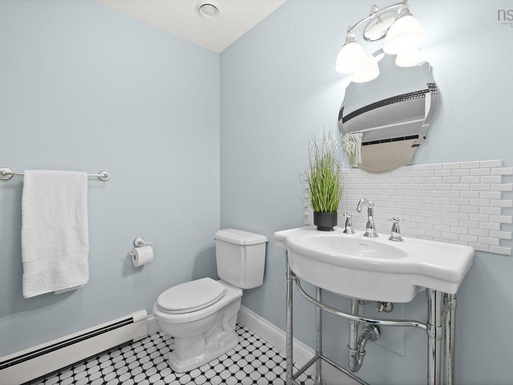 












1111 Rockcliffe Street

,
Halifax,




NS
B3H 3Y7

