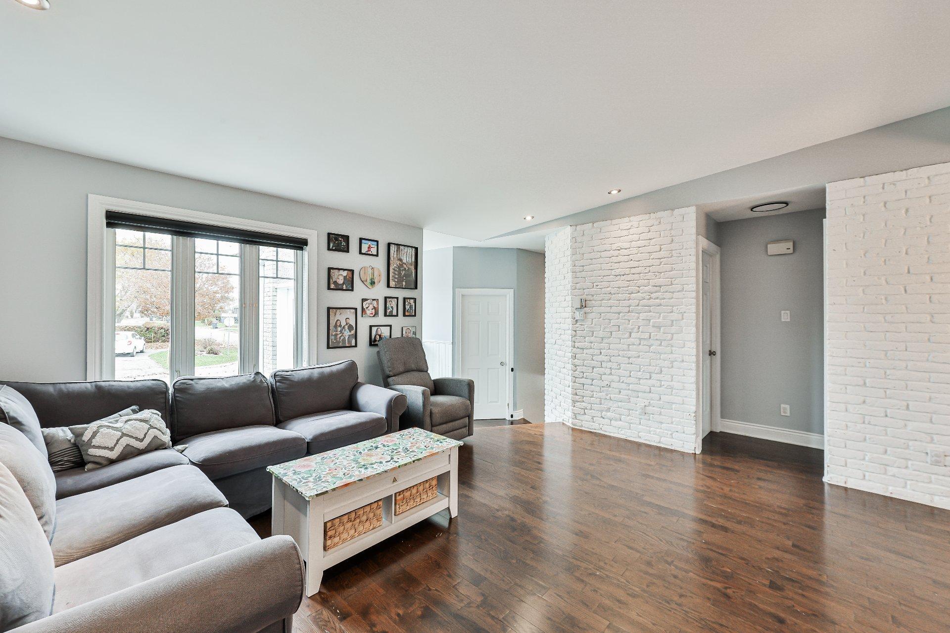 









185


Rue Amanda-Alarie

,
Repentigny (Le Gardeur),




QC
J5Z3X7

