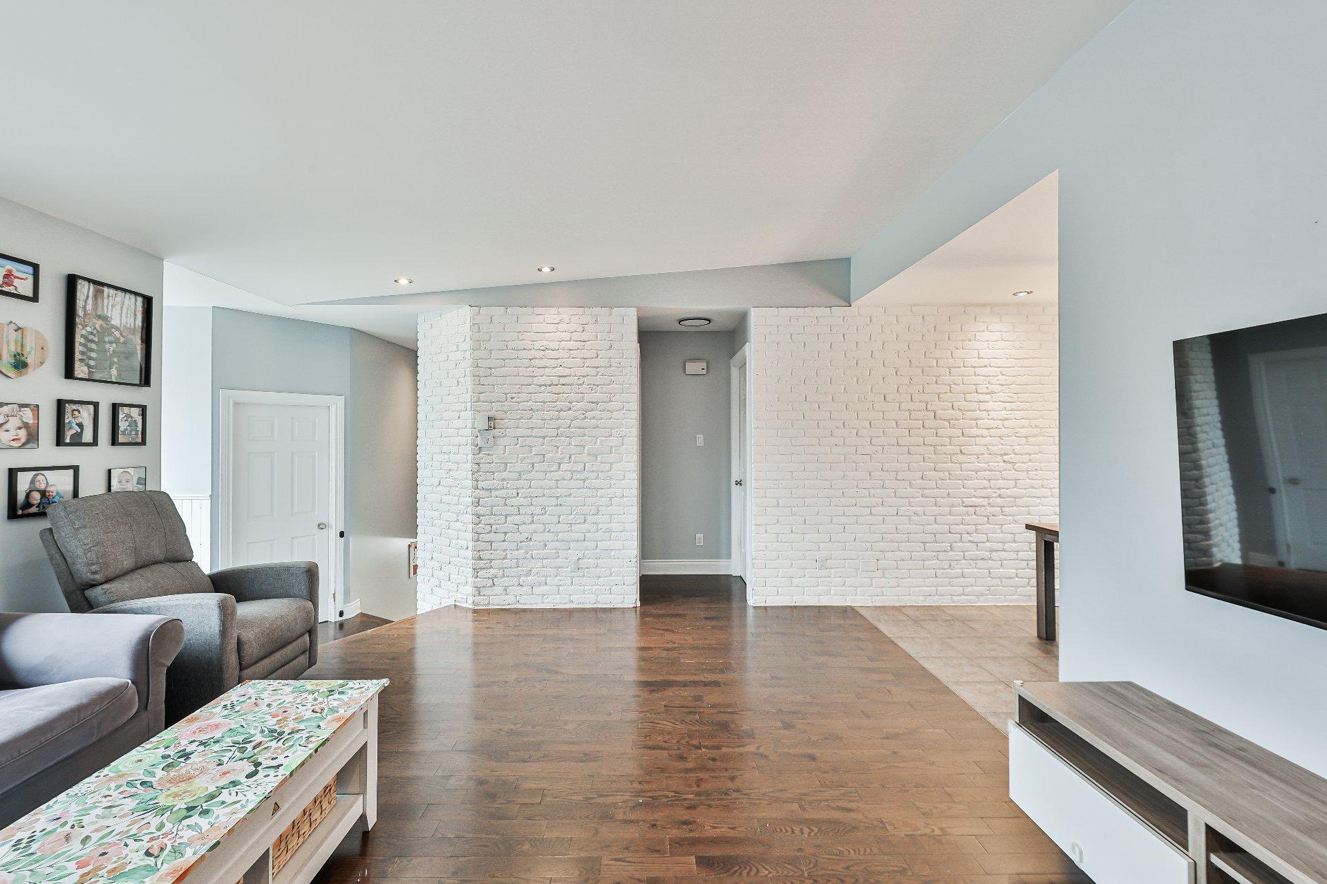 









185


Rue Amanda-Alarie

,
Repentigny (Le Gardeur),




QC
J5Z3X7

