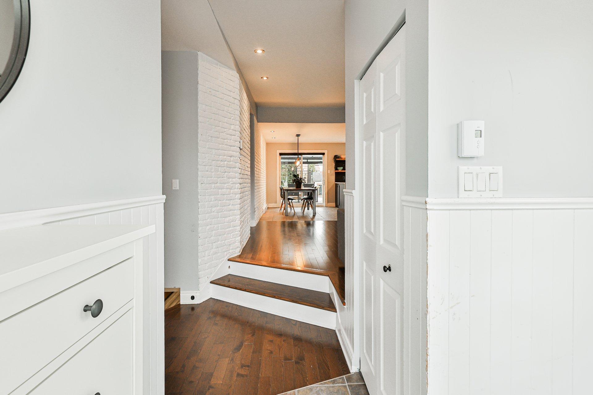 









185


Rue Amanda-Alarie

,
Repentigny (Le Gardeur),




QC
J5Z3X7

