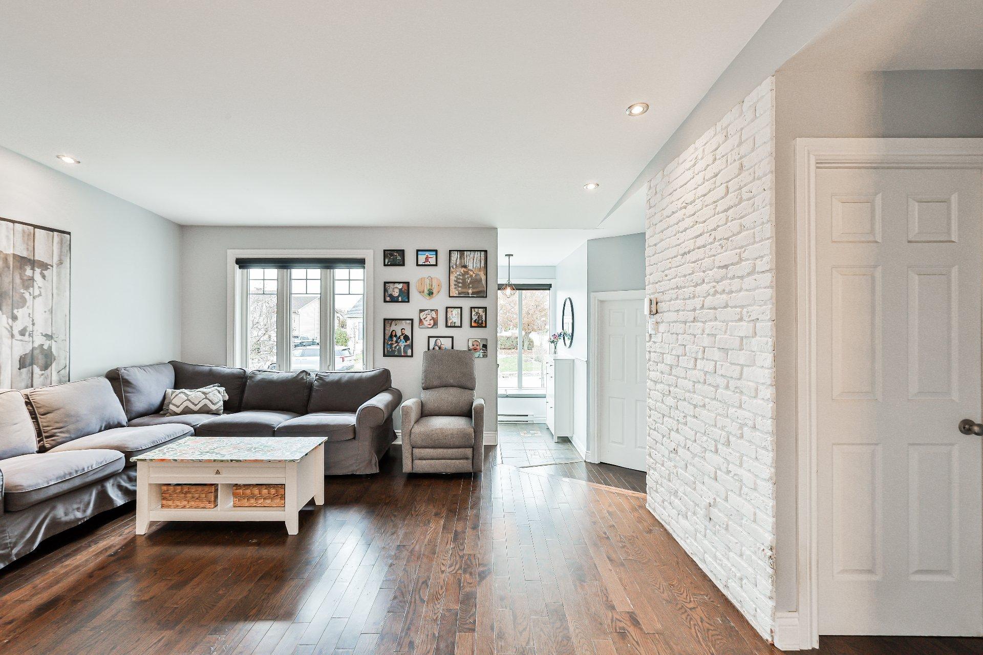 









185


Rue Amanda-Alarie

,
Repentigny (Le Gardeur),




QC
J5Z3X7

