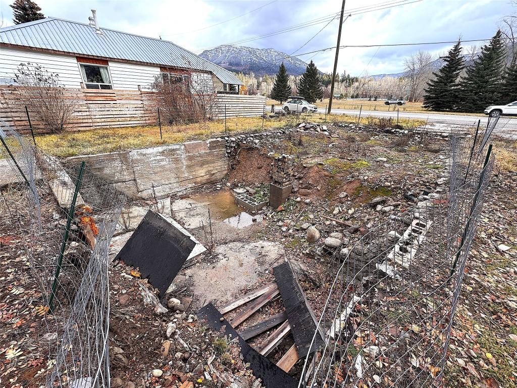 









121


1st

Avenue,
Fernie,







BC
V0B 1M0

