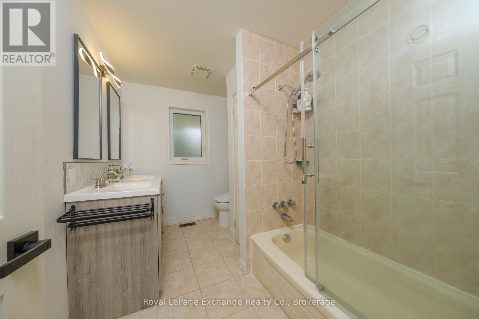 












27 DAWSON DRIVE

,
Kincardine,




Ontario
N2Z2X6

