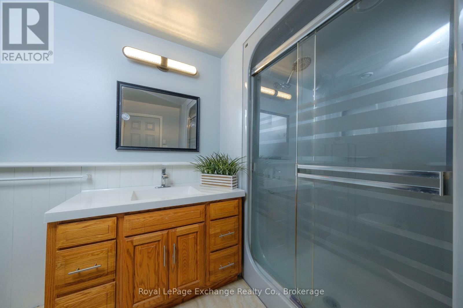 












27 DAWSON DRIVE

,
Kincardine,




Ontario
N2Z2X6

