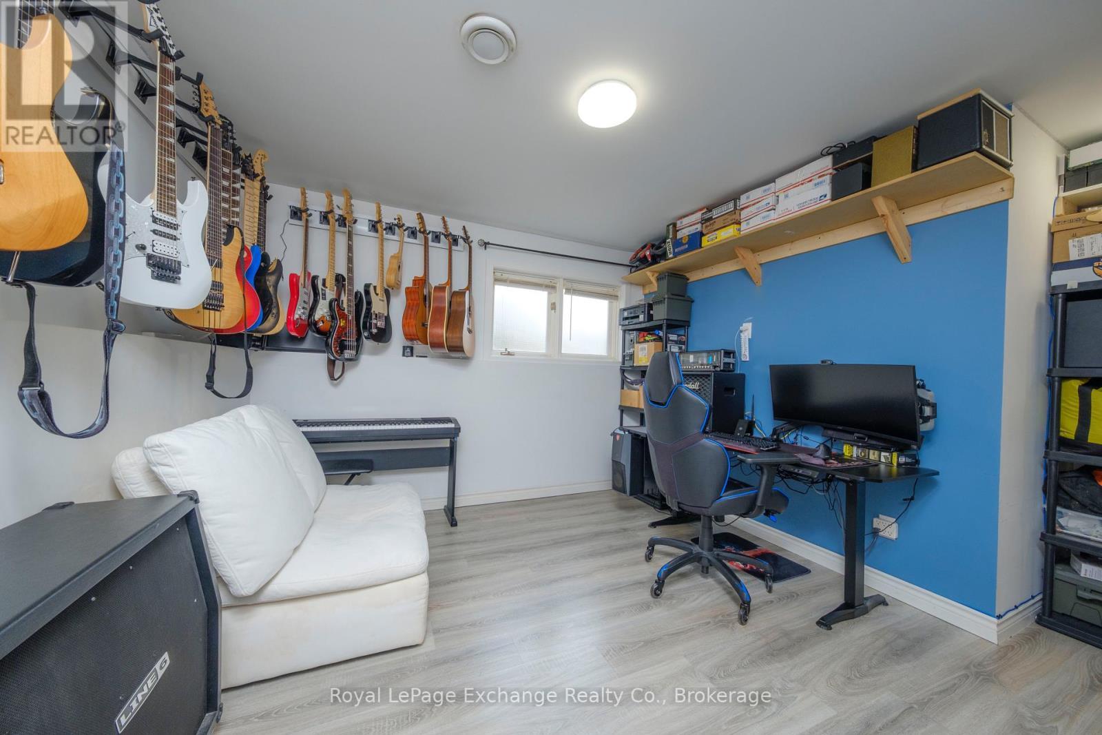 












27 DAWSON DRIVE

,
Kincardine,




Ontario
N2Z2X6

