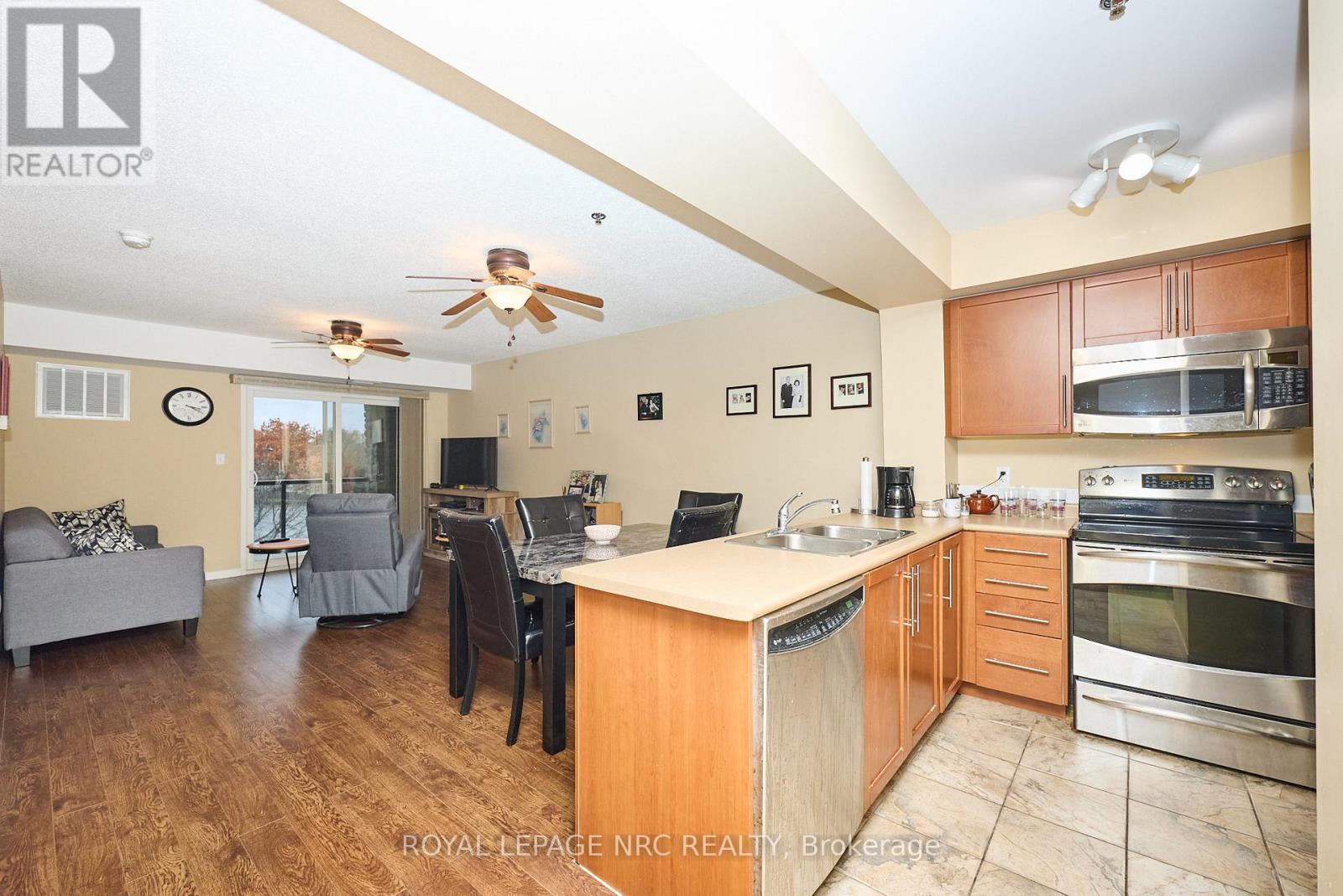 












1309 - 330 PRINCE CHARLES DRIVE S

,
Welland (Broadway),




Ontario
L3C7B3

