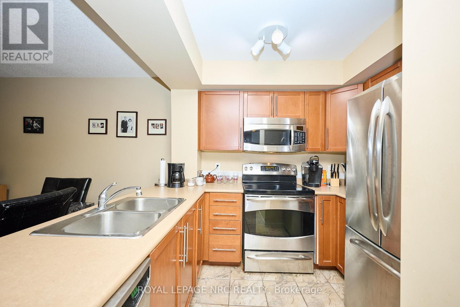 












1309 - 330 PRINCE CHARLES DRIVE S

,
Welland (Broadway),




Ontario
L3C7B3

