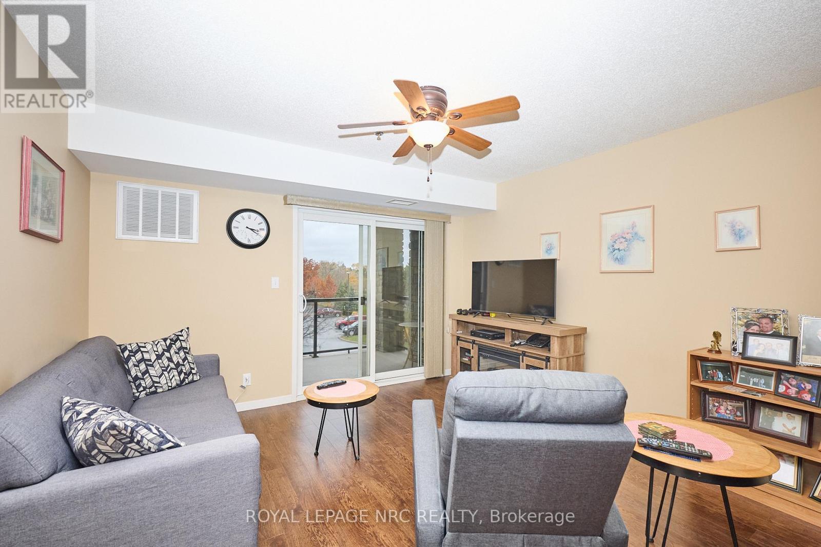 












1309 - 330 PRINCE CHARLES DRIVE S

,
Welland (Broadway),




Ontario
L3C7B3

