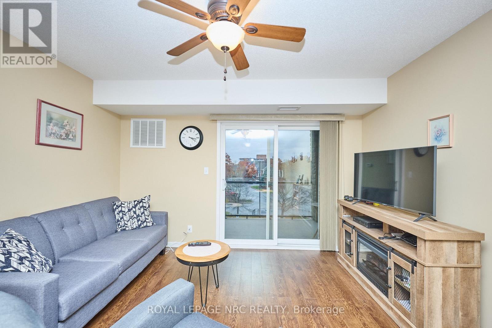 












1309 - 330 PRINCE CHARLES DRIVE S

,
Welland (Broadway),




Ontario
L3C7B3

