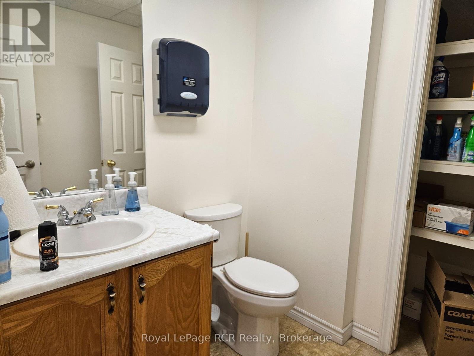 












236 8TH STREET E

,
Owen Sound,




Ontario
N4K1L1

