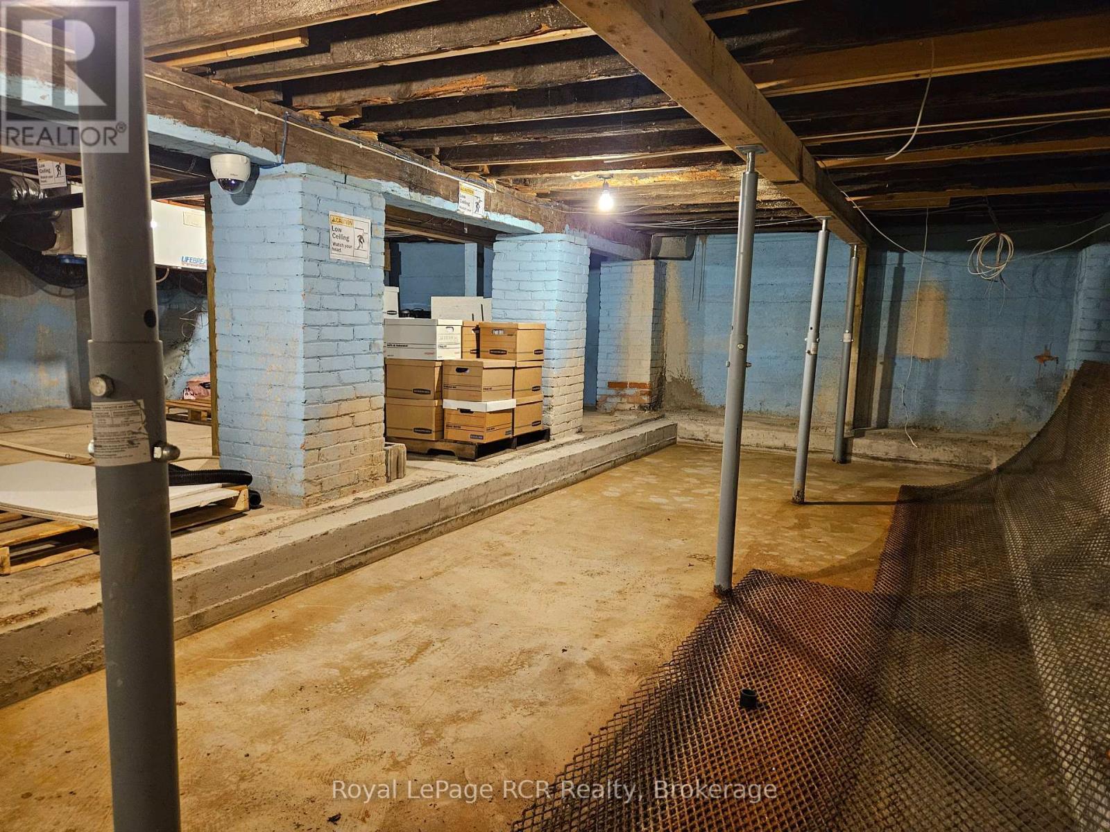 












236 8TH STREET E

,
Owen Sound,




Ontario
N4K1L1

