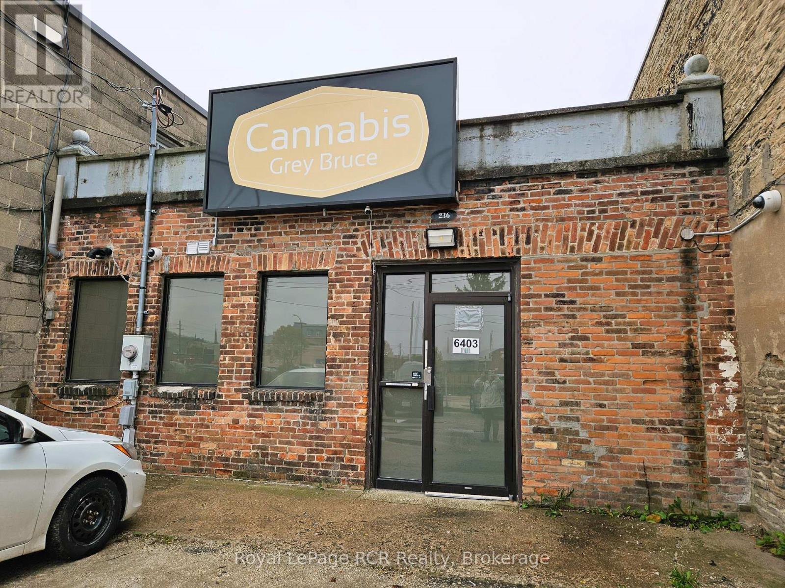 












236 8TH STREET E

,
Owen Sound,




Ontario
N4K1L1

