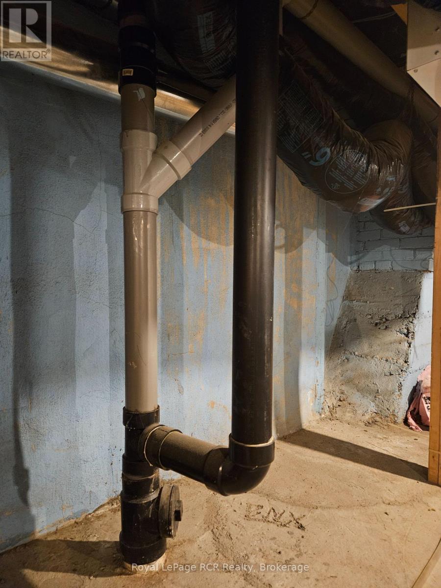 












236 8TH STREET E

,
Owen Sound,




Ontario
N4K1L1

