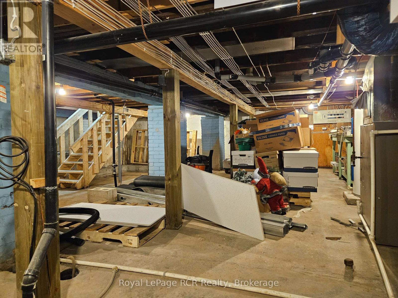 












236 8TH STREET E

,
Owen Sound,




Ontario
N4K1L1

