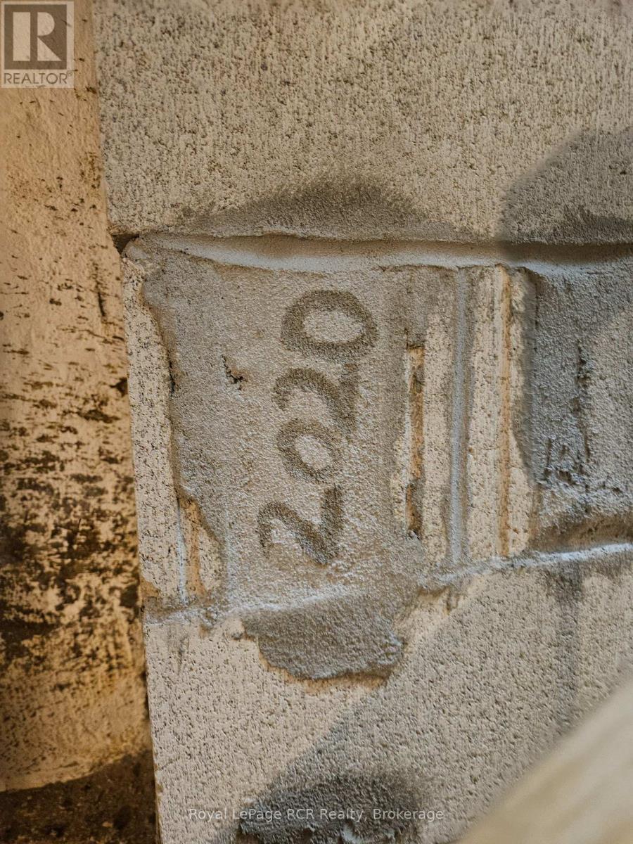 












236 8TH STREET E

,
Owen Sound,




Ontario
N4K1L1

