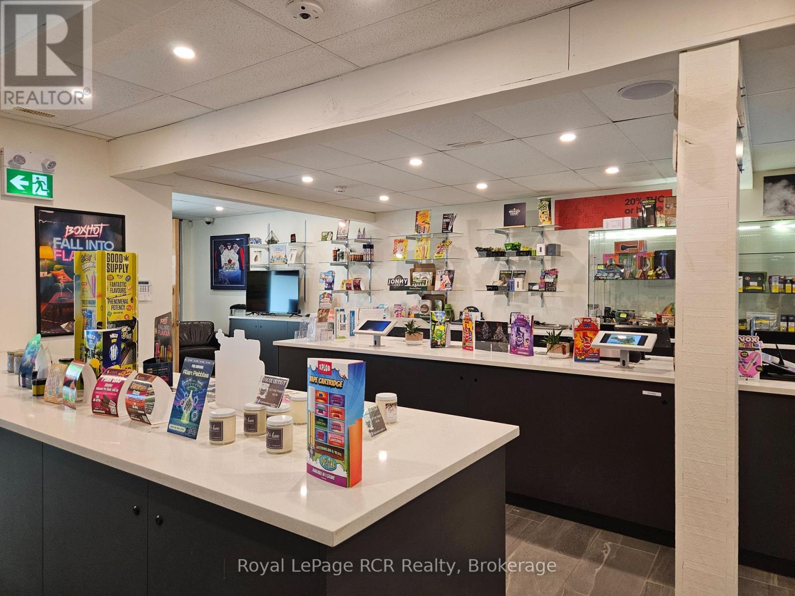 












236 8TH STREET E

,
Owen Sound,




Ontario
N4K1L1

