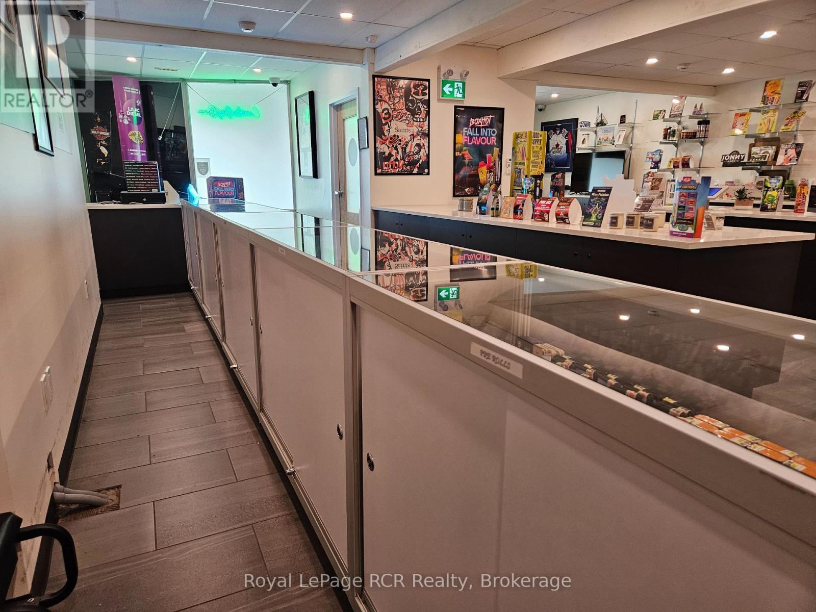 












236 8TH STREET E

,
Owen Sound,




Ontario
N4K1L1

