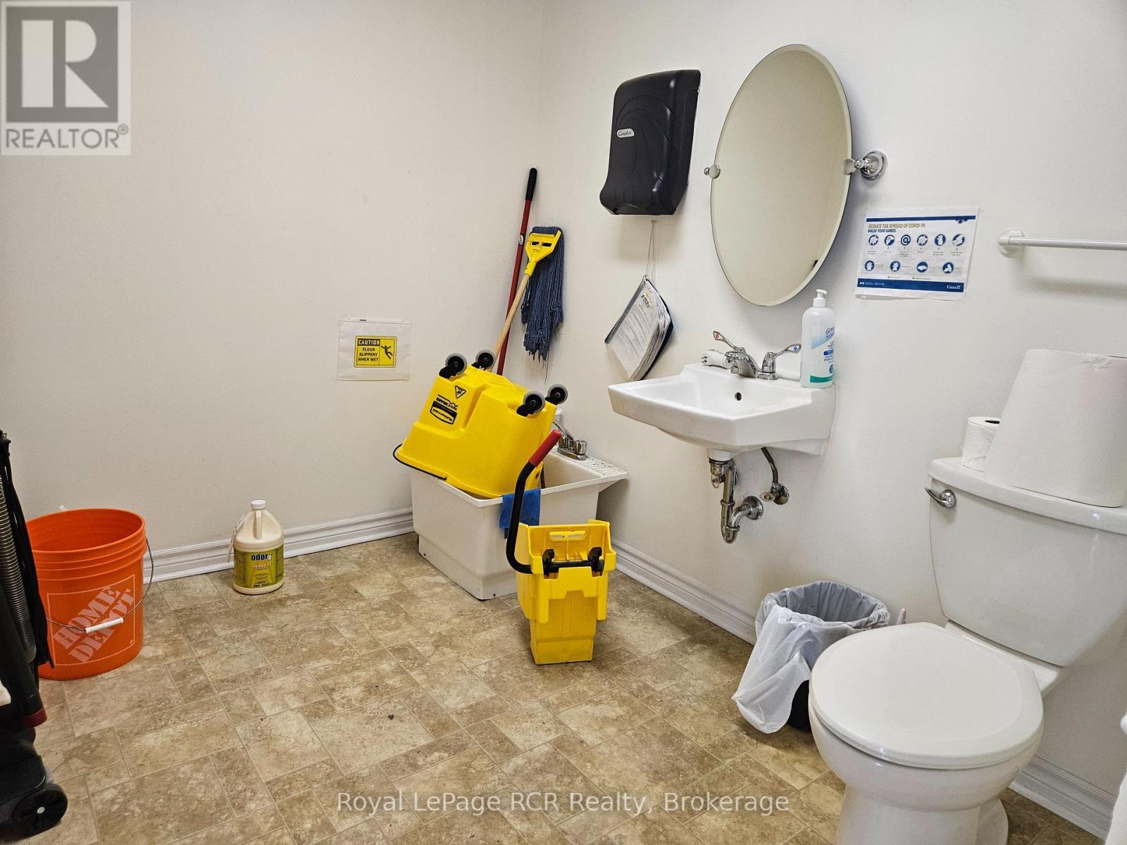 












236 8TH STREET E

,
Owen Sound,




Ontario
N4K1L1

