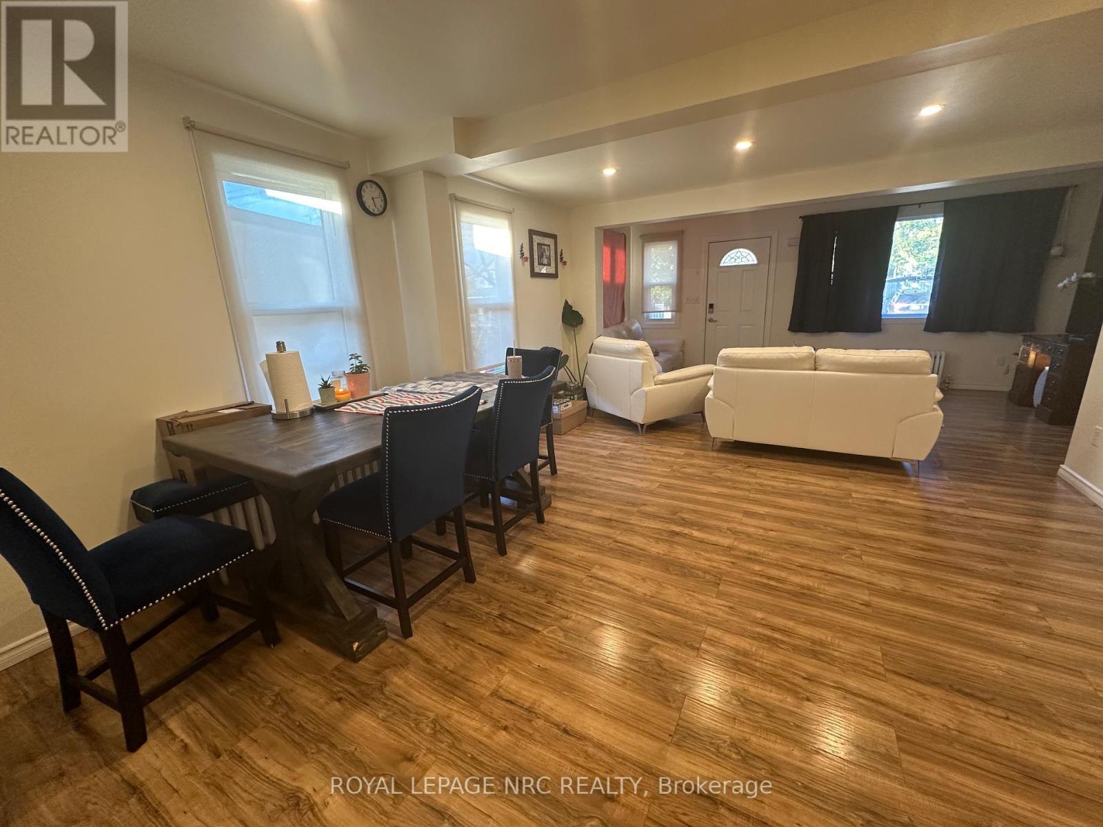 












3 PORTLAND STREET

,
Thorold (Thorold Downtown),




Ontario
L2V1R9

