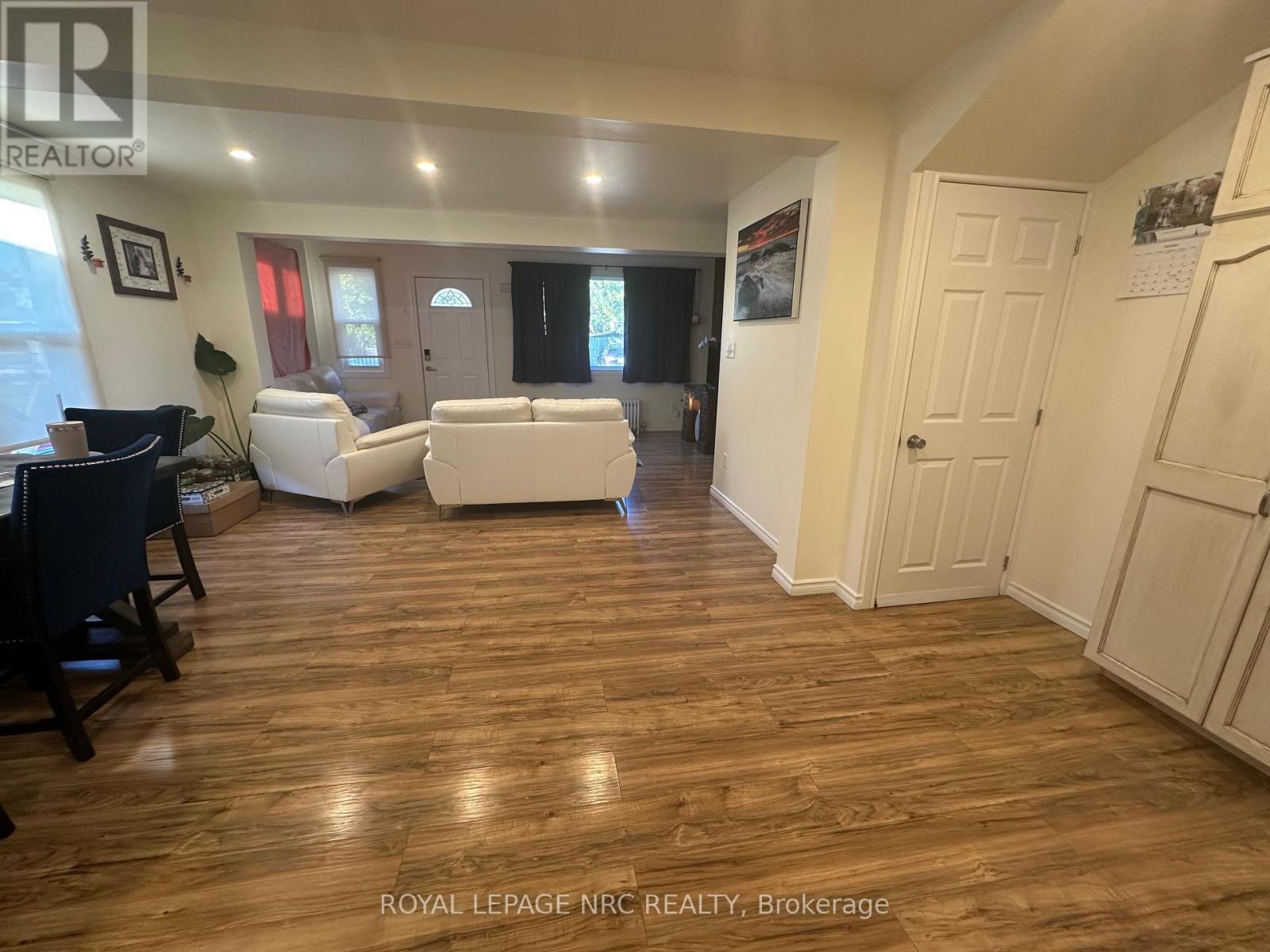 












3 PORTLAND STREET

,
Thorold (Thorold Downtown),




Ontario
L2V1R9

