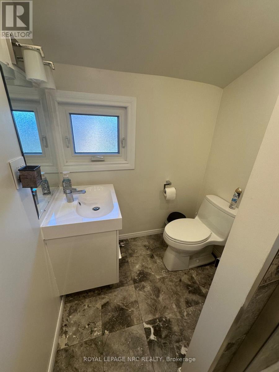 












3 PORTLAND STREET

,
Thorold (Thorold Downtown),




Ontario
L2V1R9

