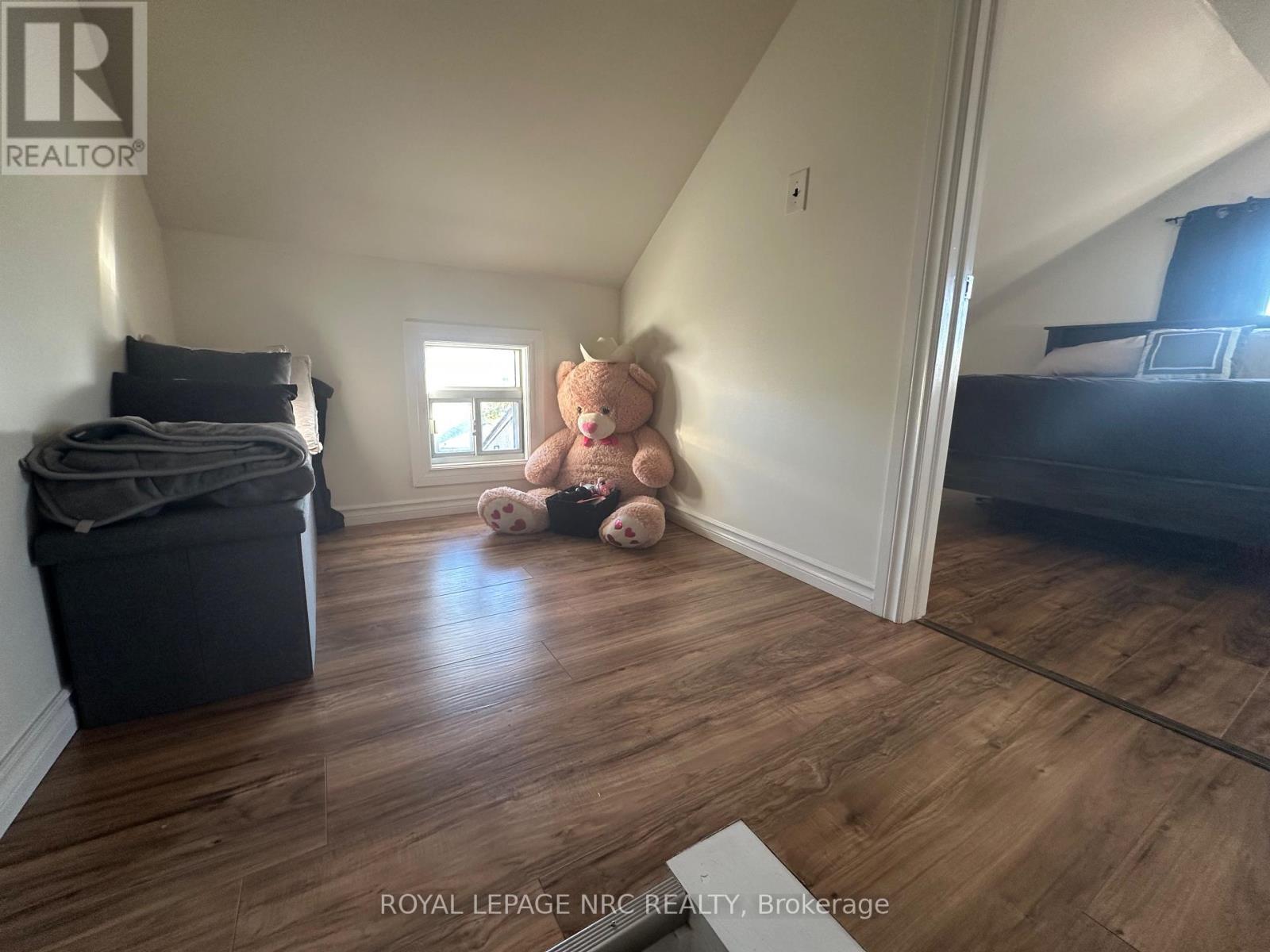 












3 PORTLAND STREET

,
Thorold (Thorold Downtown),




Ontario
L2V1R9

