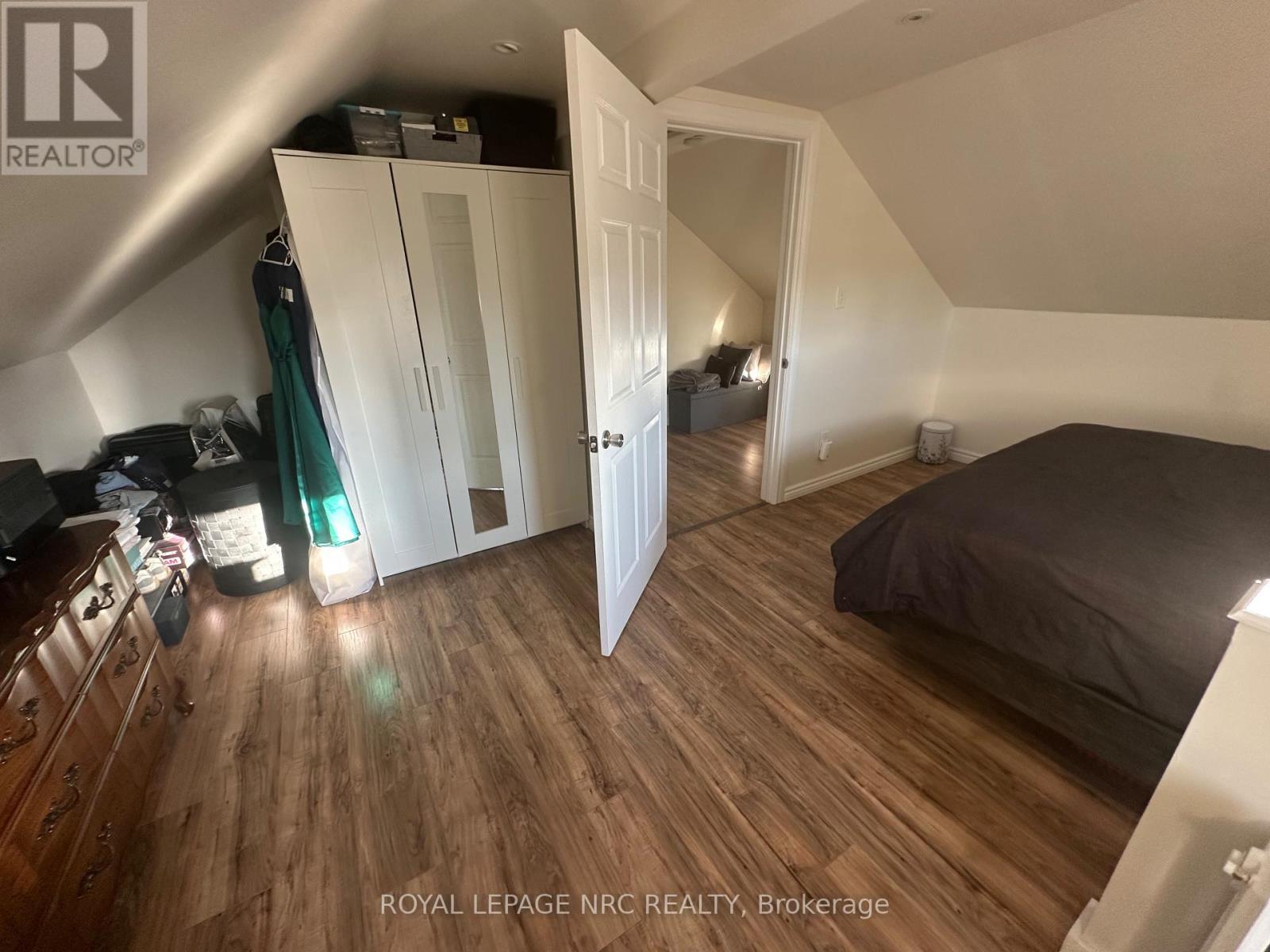 












3 PORTLAND STREET

,
Thorold (Thorold Downtown),




Ontario
L2V1R9

