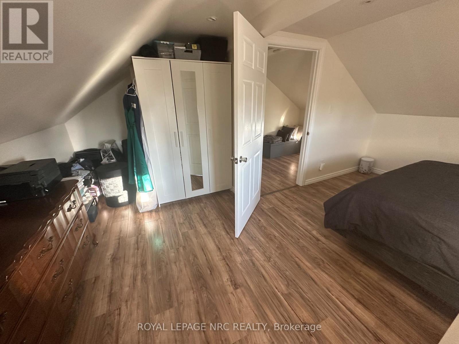 












3 PORTLAND STREET

,
Thorold (Thorold Downtown),




Ontario
L2V1R9

