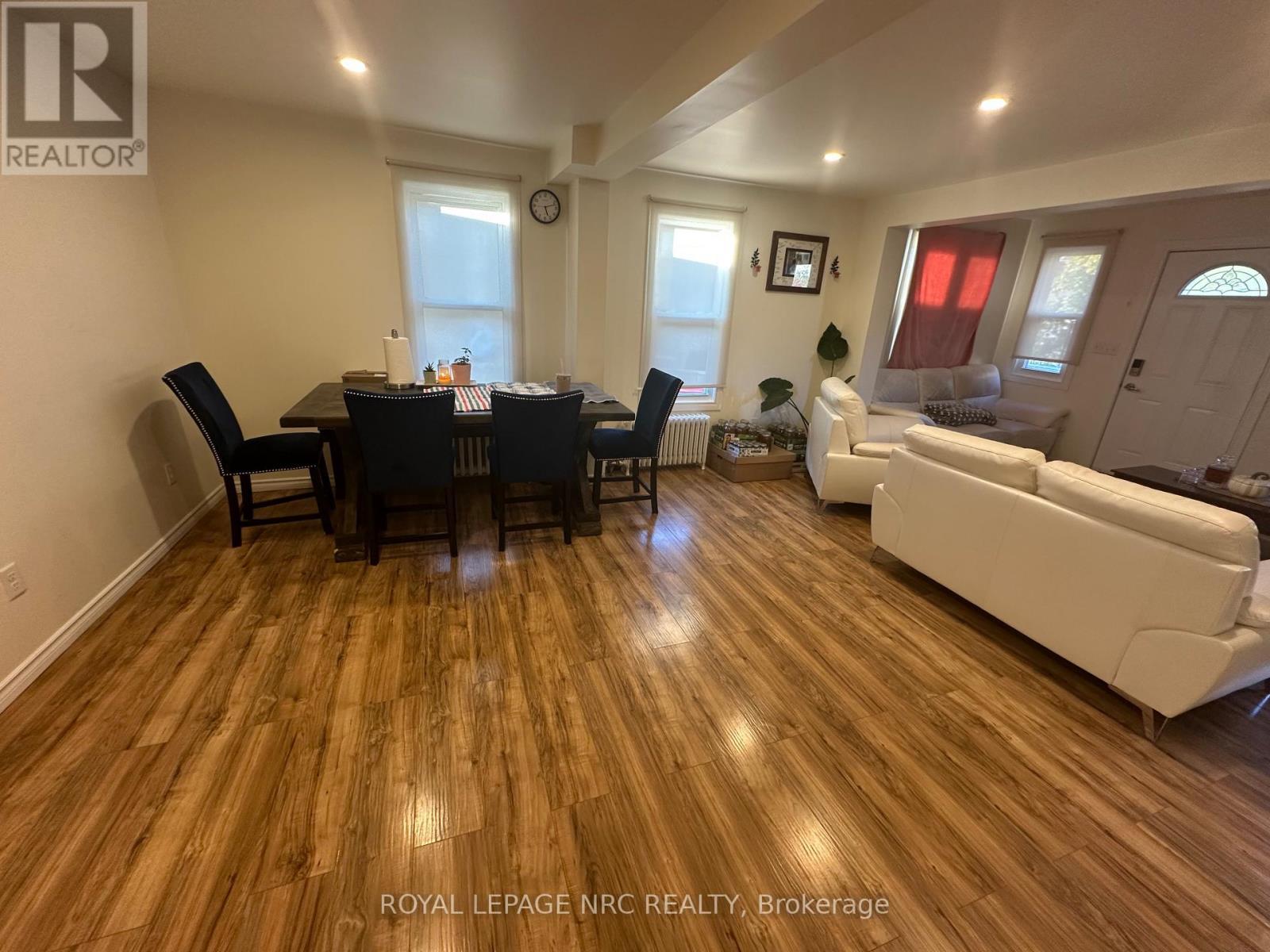 












3 PORTLAND STREET

,
Thorold (Thorold Downtown),




Ontario
L2V1R9

